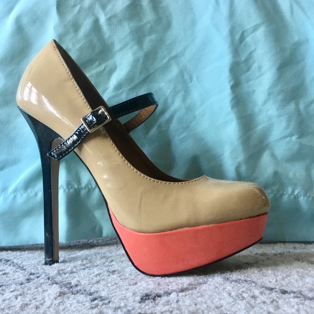 Patent Leather Platform Mary Jane Shoes | Size 7
